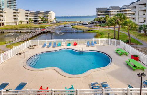 Bayfront Pensacola Beach Condo with Pool and Elevator - Foto 1
