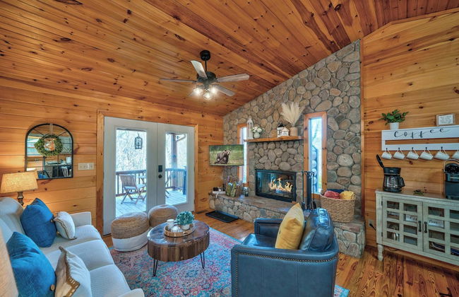 Misty Creek Cabin Private 3 BDR w/ Game Room! - Foto 16
