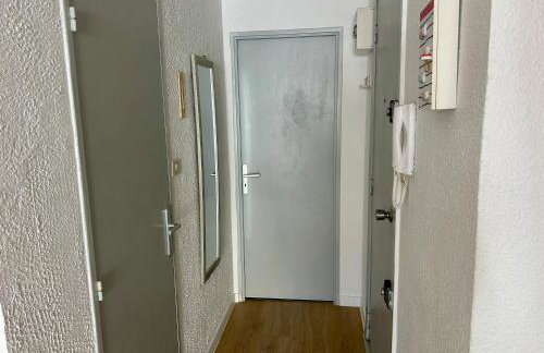 Climatisé et Spacieux avec Terrasse, Centre Port et Proche Mer - 6 Personnes - Foto 35