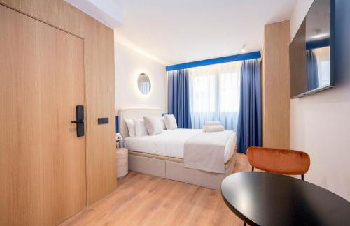 Iconic Suites - Photo 90