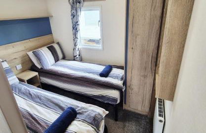 New 2 bed holiday home with decking in Rockley Park Dorset near the sea - Photo 6