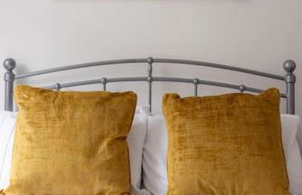 Flatzy - Modern 3 Bedroom Home in City Centre - Foto 8