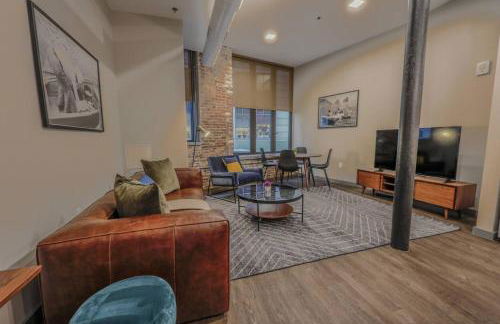 Classic and Chic Apartment 1 Bedroom - Photo 1