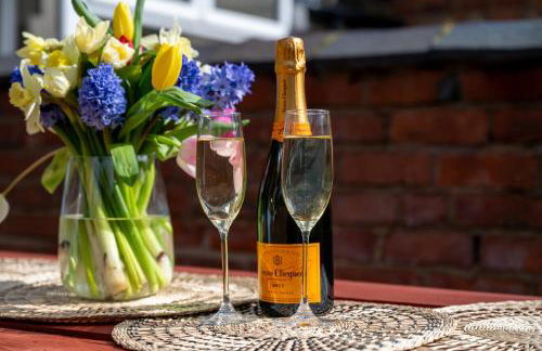 2-Bedroom Cottage - Long Stays Welcome - Photo 30