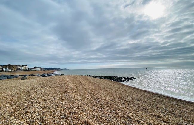 Beachfront Bolthole With Seaview in Idyllic Hythe - Foto 15