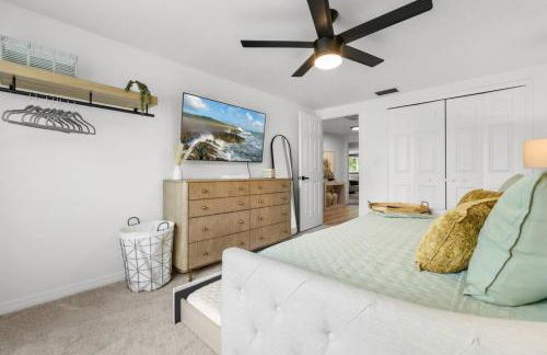 Tropical Oasis, 5 Mins to Beach - Foto 34