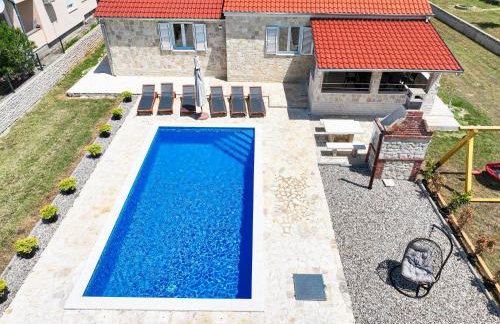 Villa Stone House with Pool - Foto 21