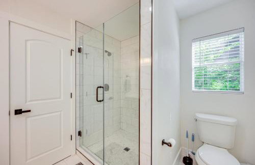 1 Mi to Dtwn San Antonio Sleek Bungalow with Yard! - Foto 16