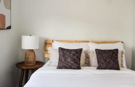 The Pink House - Palm Springs Gem with Private Pool & BBQ - Foto 48