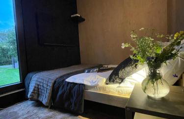 kontener nad rzeką - Foto 19