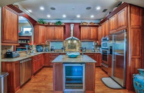 5 BR Villa Private Pool Jacuzzi Golf Cart 3 min to Beach - Foto 7