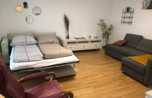 Central-Quiet-5min to tram-shopping- - Foto 3