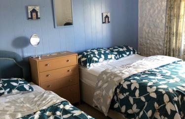 HOXNE HOUSE WEYBOURNE,N Coast sleeps 14 5 bedroom 5car parking,encl garden, less for weeks ask - Foto 79