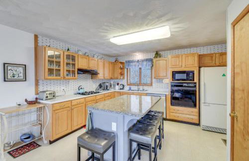 Boat, Grill and Unwind Lakefront Cayuga Home! - Foto 10