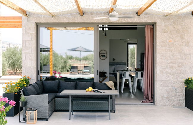 Irissa Suites - Photo 9