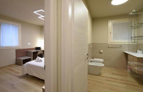 1 Bedroom Lovely Apartment In Premaor - Foto 16