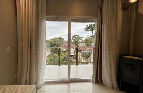 Casa de Pedra 303A - 2 suítes com piscina Gramado - Foto 8