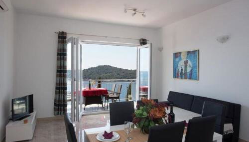Apartments Villa Ari - Superior Three Bedroom Apartment with Balcony and Sea View First Floor - Foto 2