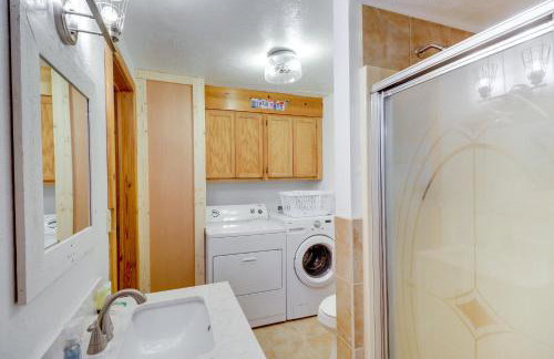 Woodsy Gassville Getaway about 3 Mi to White River! - Foto 19