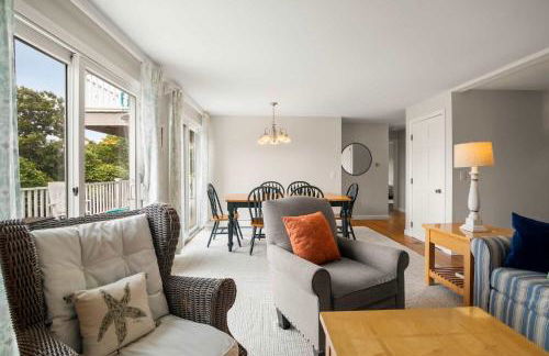 Water Views Walk to Beach Dogs Welcome - Photo 10