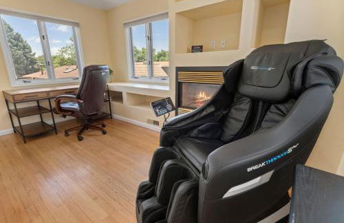 Heart of Cherry Creek Group Retreat Hot Tub - Foto 30