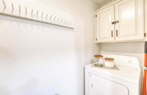 Modern Bentonville Retreat - Sleeps 6 Near Trails - Foto 52