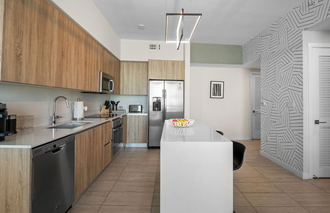 Modern Condo in Design District - Photo 27