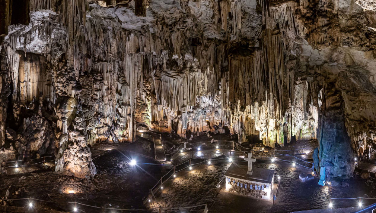 Excursão ao mosteiro de Arkadi, Margarites e grutas de Melidoni