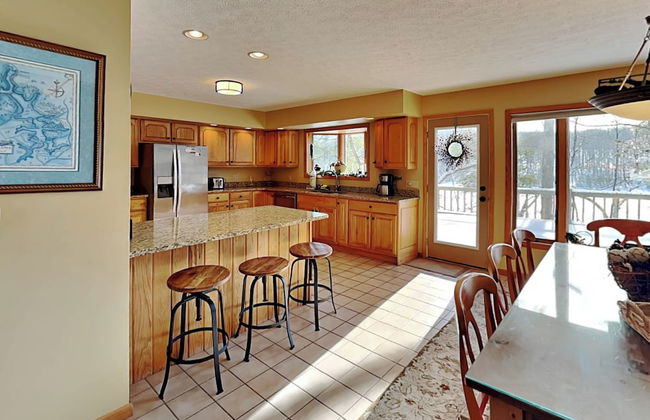 Lured by the Lake - Foto 11