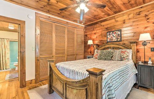 Fish, Float and Relax Fireside Home Near New River! - Foto 15