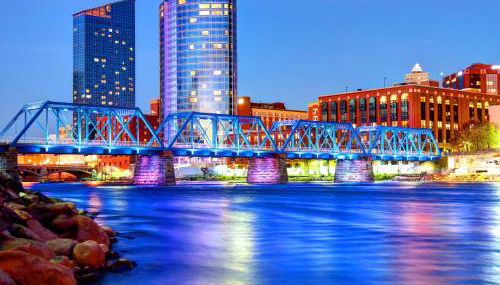 Modern 2BR 2BA New Build Condo with Garage & Patio - Foto 3