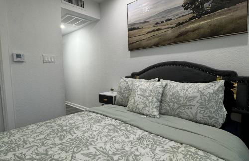2BD DT Dallas l FIFA READY l 5 Min from Love Field - Foto 11