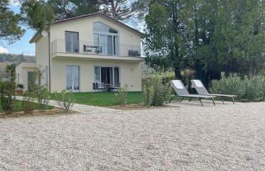 The Boathouse, at the lake - Photo 31