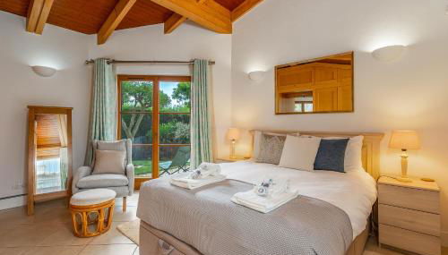 Peaceful and lovely retreat with a pool #1982 - Photo 4, towels, wardrobe