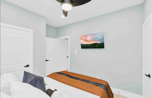 CAMP OUT - Big Backyard - 5mins To Downtown - Foto 22