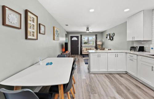 Welcome to Dolphin Fun A! Brand NEW Duplex! Walk to the Beach! - Foto 81