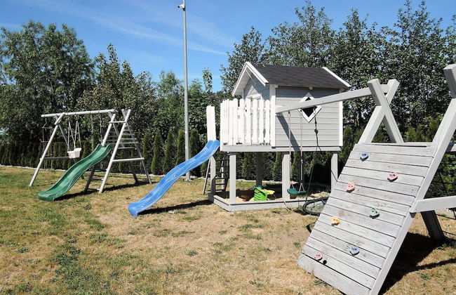 Holiday House in Dziwnowek Near Sea and Lake - Photo 11