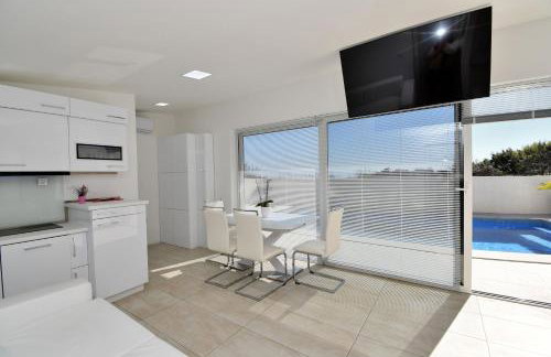 Apartments Lux with pool - Foto 63