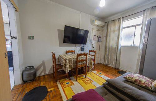 Apto 2 Quarto com Ar Condicionado em Vila Mathias - Foto 2