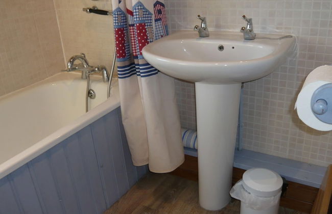 Spacious Cottage With Sauna Looking out on Astonishing Grasslands - Photo 32