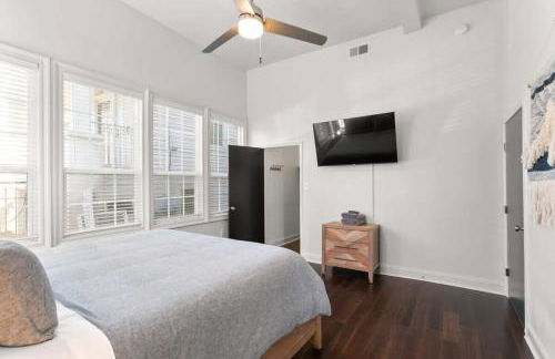 Modern pristine stunning 2BD Garden District Apt - Foto 16