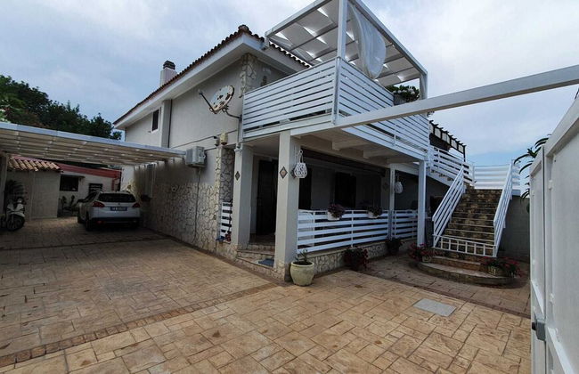 Comfortable Holiday House Close to the sea Down - Photo 15