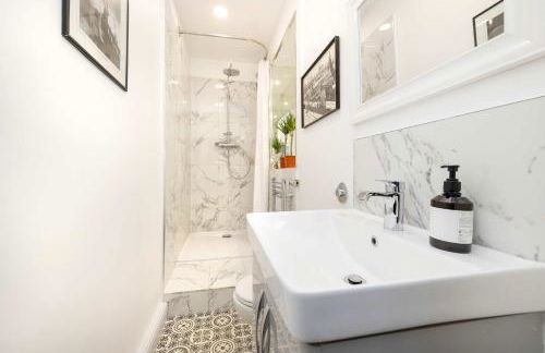 JOIVY Spacious 2-Bedroom Ground Floor Flat - Foto 56