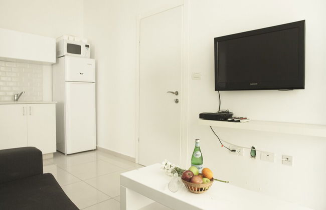 Kerem Hateiminim Apartments - Photo 8