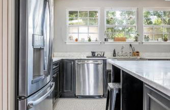 Charming 3BR Home Near DT with King Bed and Fire Pit - Foto 24