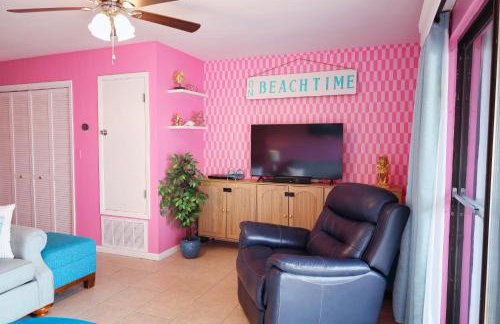 Pink Dream House - 2BR, Pools, Patios, & Walk to Ocean in Panama City Beach - Foto 27