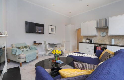 Cosy Kensington flat, 2 min to tube - Photo 2