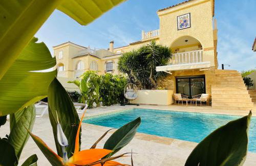 Casa Azure - Photo 1