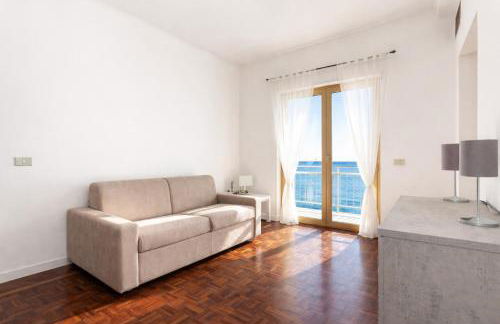 Villa 4 bedroom Vista Mare, Terrazza e Giardino - Photo 4