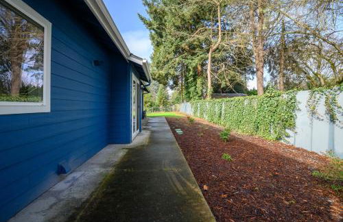 Blue House - private 2 bed, 2 bath home with garage - Photo 31